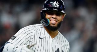 MLB／條紋軍團火力全開！洋基 9：2 擊潰世仇紅襪 二連勝晉級季後賽