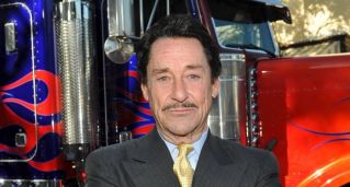 為《變形金剛》柯博文配音40年！好萊塢傳奇配音員 Peter Cullen 逝世，享年 85 歲