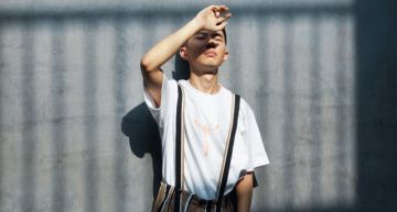 鄭興首度嘗試流行龐克!聯合搖滾歌手許鈞打造全新單曲〈火鍋海〉!