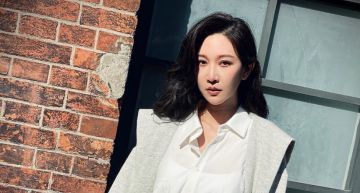 曾莞婷入浴大秀美背 KID後腳速速跟上 敲碗正面?網:先不要