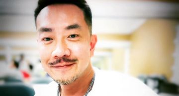 江俊翰遭指控「多人運動+染毒」!他含淚出櫃:男友是恐怖情人