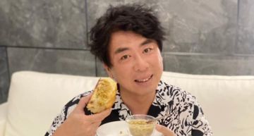 「台灣孔劉」再出招!梁赫群模仿孔劉躺床放電 網看傻:越看越像