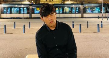 周杰倫也瘋《魷魚遊戲》!調皮P圖玩壞工作人員 網:想看昆凌被拍