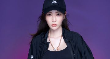 「戲劇女神」曾莞婷走時尚健美風!秀性感馬甲線 瞬間清涼好消暑