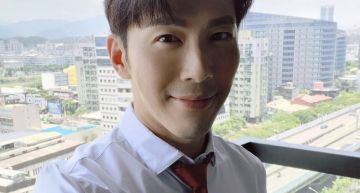 黃少祺曝打AZ畫面!拉鍊拉太開炸「胸肌手臂」羨煞網:護士賺翻
