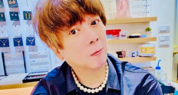 狂被酸長得醜!曹西平曬22歲「鮮肉嫩照」網看傻:像漫畫走出來的人