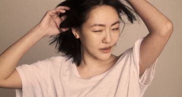 搶先公布專輯封面!elephant DEE自嘲「怪奇吃鱉照」:拍攝時眼皮翻到酸