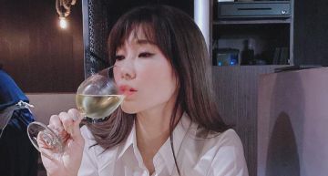 KIMIKO公開10年堅持5保養秘訣! 「用吸管美白」超細節網看傻:難怪43歲還這麼嫩