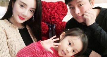 網酸李小璐「整得都不認識了」!10歲甜馨護母32字高EQ回覆 曬一家三口全家福掀議