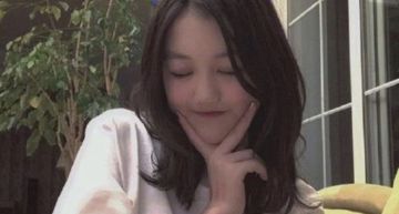 王菲15歲愛女辣穿比基尼挨轟!李嫣再「解白襯衫豪露Bra」霸氣回應了