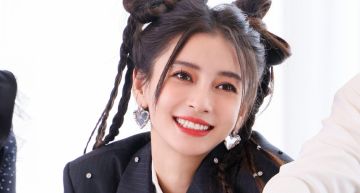 才遭批帶兒冷漠「不像親生」!Angelababy和小海綿互動曝光 母愛噴發融化網