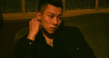 瘦子攻蛋第二天!笑虧「昨天比較多妹」惹女粉嬌嗔 喊話煙癮就像前女友:碰一下一發不可收拾