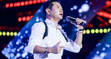 男歌手看世足太激動!揪友實戰「雙眼慘遭踢中」 助理嘆恐失明:十指都看不清