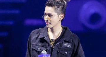 吳亦凡看守所生活曝光!半夜偷哭還傻問「怎麼沒熱水」 知情人揭他GG尺寸:營養不良