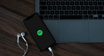 月薪沒了!誤用Spotify「斗內歌手」功能 他刷卡後崩潰:是美金