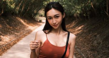 沒穿內內?Toyz前女友「蜜桃包不住」大秀電臀 網:我不行了