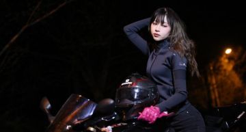 身材再失控!重機女神「V臉→O臉」 網看傻:我的天啊