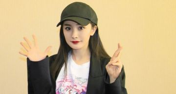 崩壞了?34歲楊冪近照「鼻孔一大一小」嚇歪網:像個假人