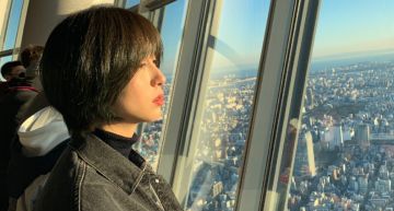 LED物理電眼!美妝網紅崩潰開箱「奇葩假睫毛」 爆笑登熱搜