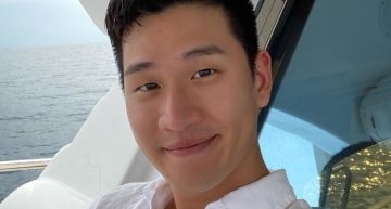 周興哲、趙岱新復合一年甜蜜約會!餐廳被認出「親民幫合照」 她曾脫口:可能閃婚