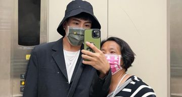 包棟精品百貨讓媽媽逛!林進送「6位數驚喜禮物」感動落淚:因為你值得