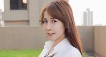 潔哥曬8年前辣照!10度寒流穿「辣妹裝」 雙球呼之欲出:這個人好陌生
