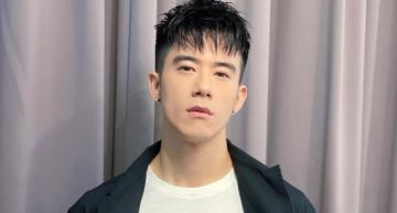 接種現場直接脫!紀言愷「健壯身材」被看光 網嗨:想當那個護士