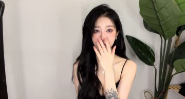 美麗妄娜出國讀書遭嗆「去做雞、靠乾爹」!拍片澄清哽咽喊:是努力過來的