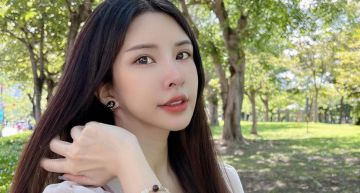 「國光女神」蘇心甯化身旗袍女神!「胸前小心機」引網友暴動:太殺了吧!