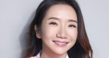 陶晶瑩在家練唱「愛犬跟拍節奏幫合音」!超萌畫面曝光網嗨翻:太可愛了啦