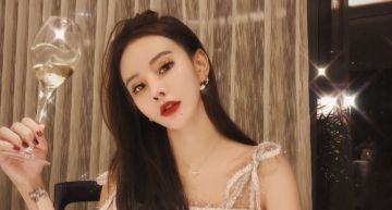 美肌太強大!網紅誤關美肌「滿臉爛痘」嚇翻網:媽惹法克