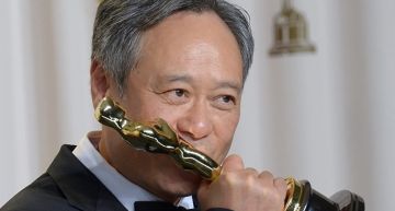 再寫歷史!李安獲頒「終身成就獎」 心繫花蓮向受難者致哀:大家保重!