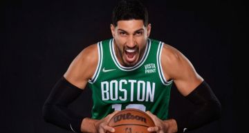 再開砲!NBA球星坎特痛批林書豪「舔共」 推特嗆聲:以你為恥
