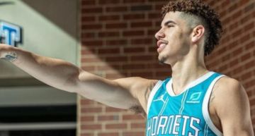 有錢沒地方花?NBA新秀1400萬買「鑽石牙」 被酸:炫富屁孩