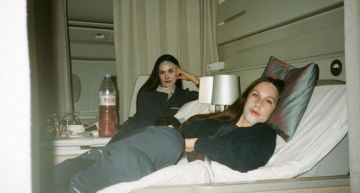 女神走鐘!黛咪摩爾臉飄塑膠味 曬美照嚇歪網:鬼修女!