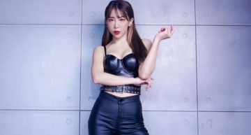 超兇基因!梓梓曬「母女比基尼」長輩量爆炸 網:根本是姐妹