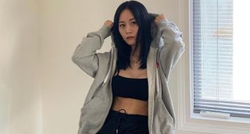 沖水驚見「整坨頭髮掉光」!韓網紅「尖叫爆哭」崩潰塗芝麻醬搶救