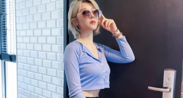 鏡頭前才穿衣!美麗妄娜居家裝扮曝光 網:比真理還真實!