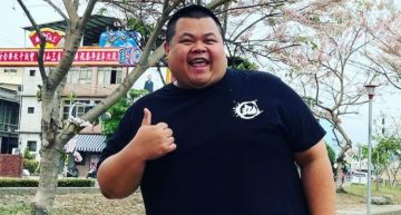屏東爆群聚案!蛇丸「曬照報平安」遭虧:是不是又胖了!