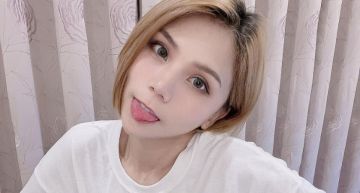 帥爆全網!蕾菈人體書法「#賣女乃」 下秒比中指:FXXK OFF