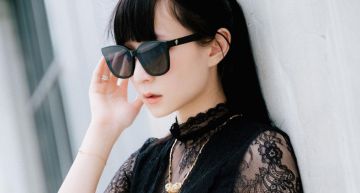 反骨團照曝光!本本「深V開到腰」透視全看光 網:超美!