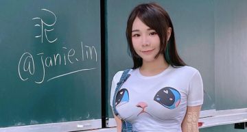 包不住!泥泥學姐「車頭燈瘋狂溢出」宅女模樣曝 網:自然最香!