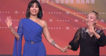 金曲33/蔡健雅叩關第4座金曲歌后!削肩藍禮服閃女神光:準備好拿獎了!