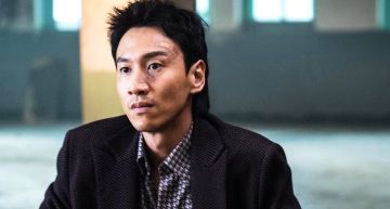 大跳草裙舞!《RM》李光洙「女裝扮相」再被翻出 網笑歪:太正