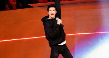 王力宏硬帶2男闖家門!李靚蕾「曝光監視器畫面」:陌生第三人躲角落