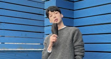 臉小一圈!安宰賢「圓框眼鏡照」曝光近況 網狂敲碗:快回歸