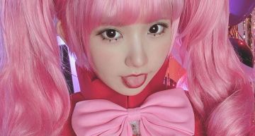 浴巾突掉落!超兇Coser「工作側拍」影片曝光 網:真的嚇到