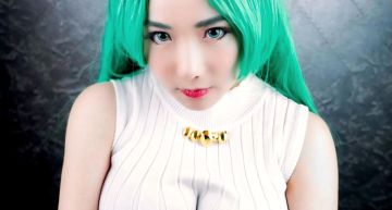 蓋棉被純聊天!J級女優「深U女僕裝」上陣 網:誰把持得住?