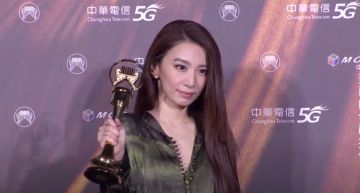 金曲32/田馥甄奪「最佳女歌手」笑稱:媽媽等許富凱得獎很久了