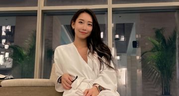 成人版選美!韓超兇正妹「蝴蝶結禮物照」曝 網:這樣太危險